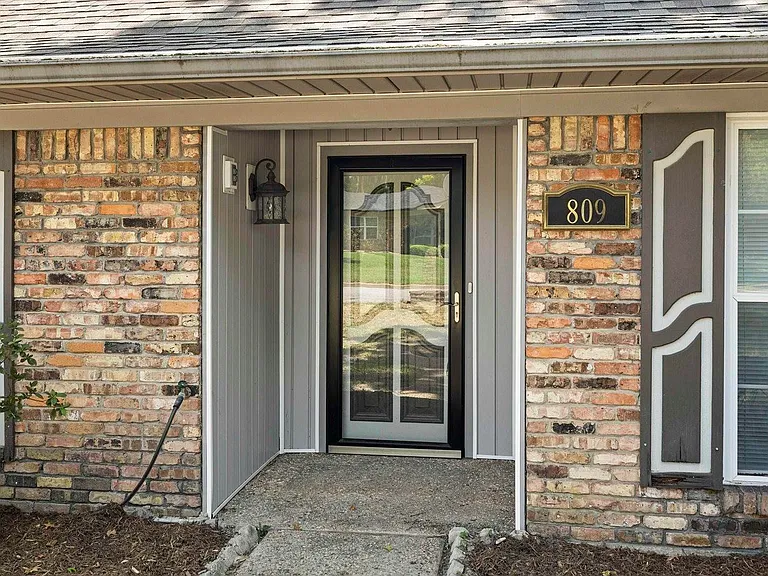 809 David Dr — Photo 2