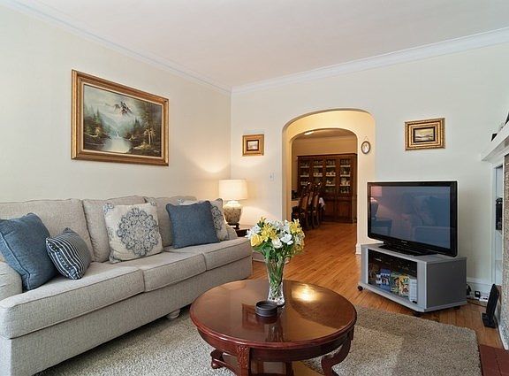 5th image of 5418 N Artesian Ave