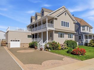 458 Little East Neck Rd S, Babylon, NY 11702