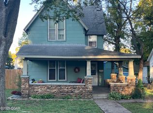 1131 Lyon St, Carthage, MO 64836