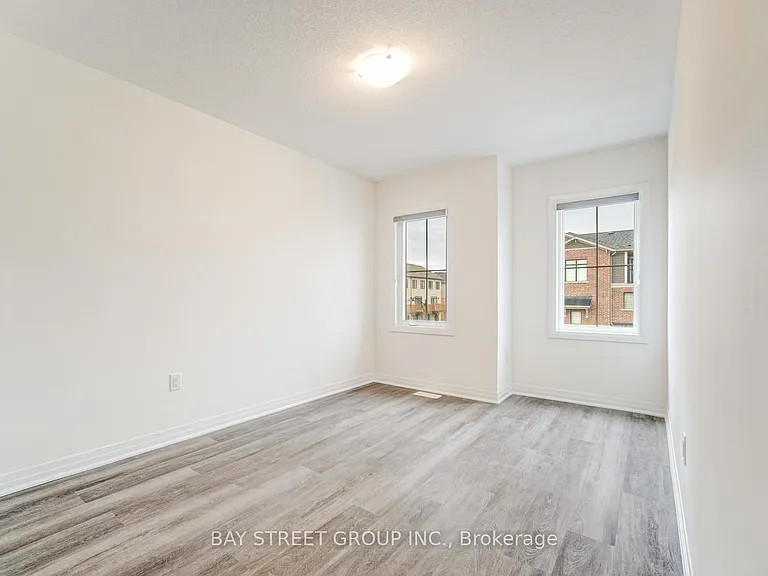 149 Wilmot Rd N — Photo 28