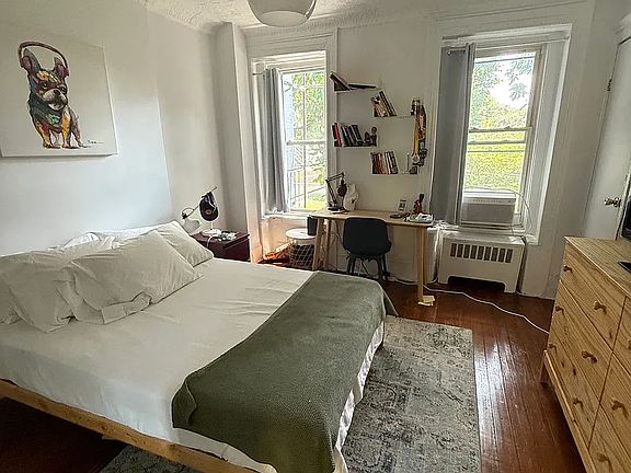 3rd image of 639 Henry St #2
