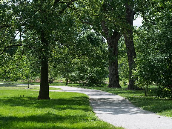 Walk to Colonial Williamsburg