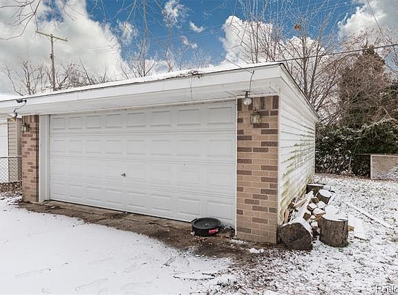 3rd image of 7525 Floral St