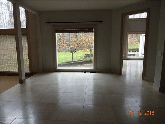 5th image of 20 Easton Ln