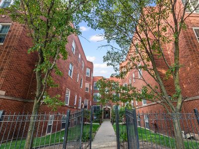 5882 N Ridge Ave #3, Chicago, IL, 60660