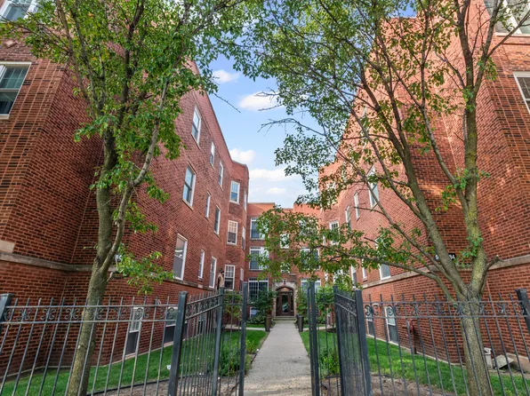 5882 N Ridge Ave #3, Chicago, IL 60660