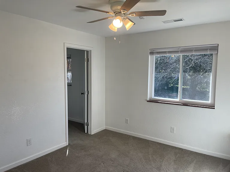 121 Peterson Rd — Photo 8