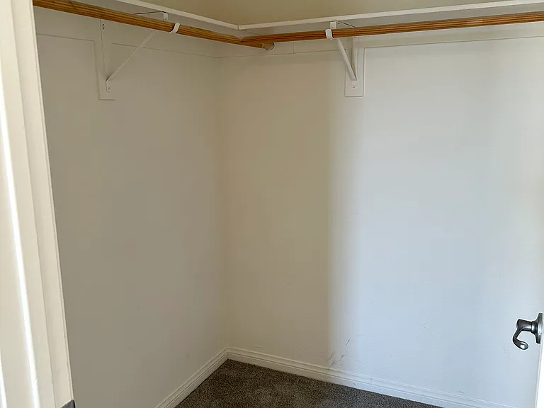 732 Huron Dr — Photo 12