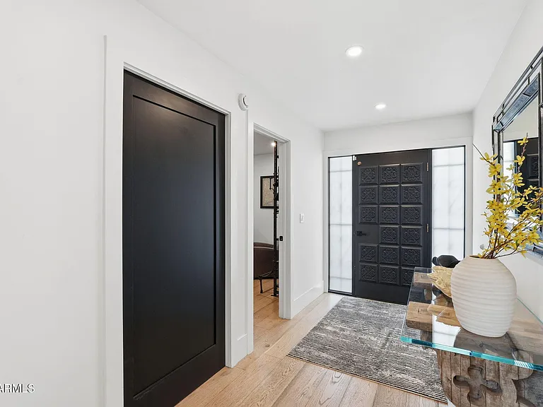 1921 E Medlock Dr — Photo 21
