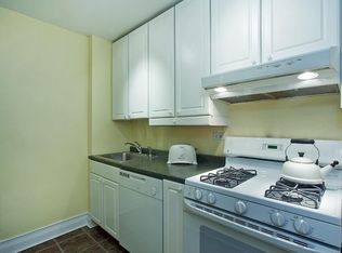 235 E 57th St APT 8C, New York, NY