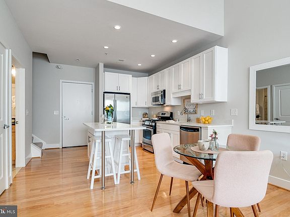 5th image of 1800 Wilson Blvd Unit 408