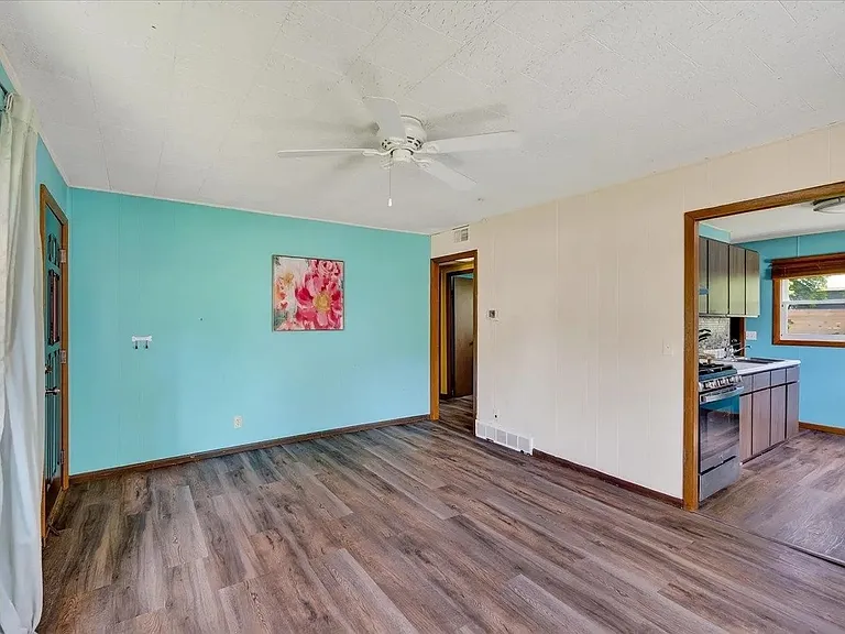 145 Rodney Ct — Photo 4