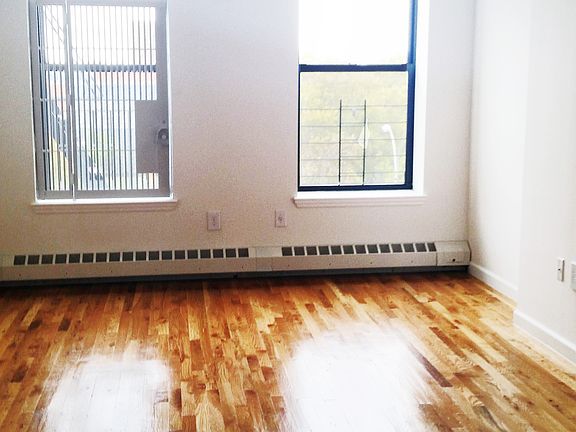 2nd image of 2353 2nd Ave APT 4A