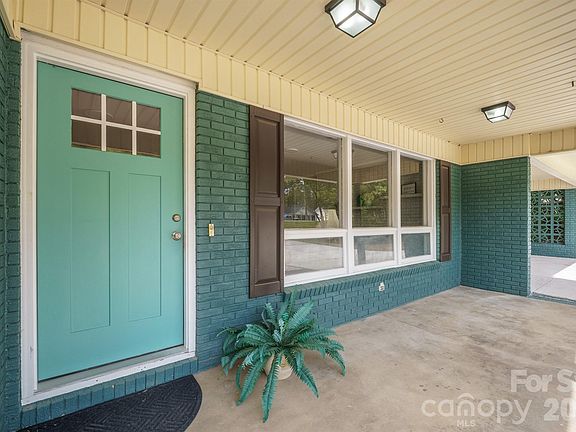 4th image of 624 Flicker St