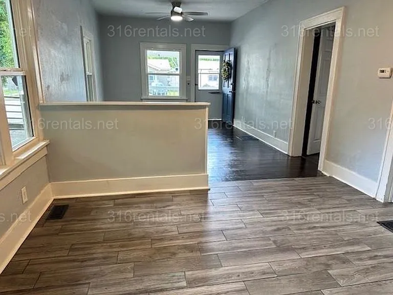 1118 S Hydraulic St — Photo 9
