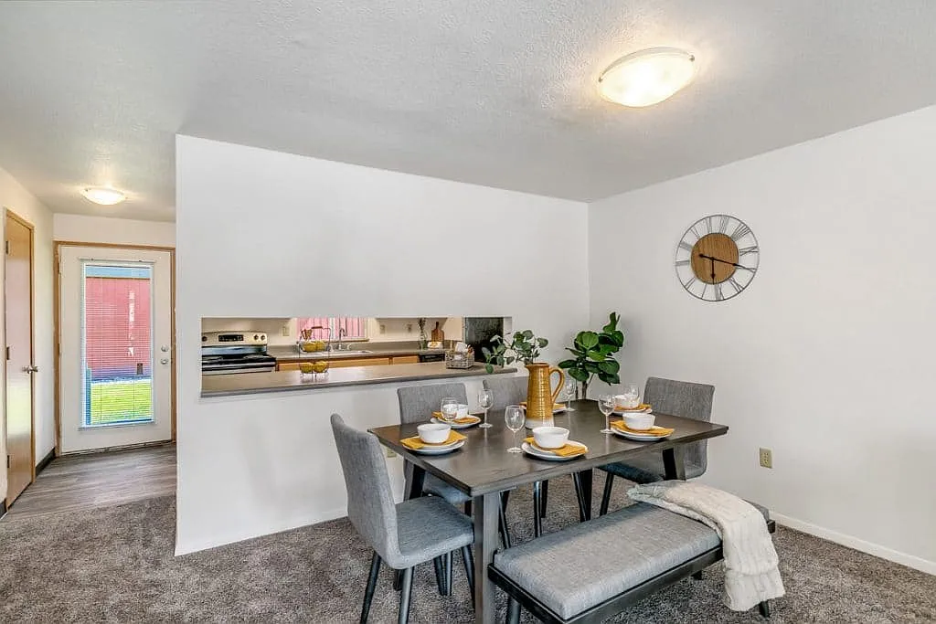 Alder Creek Apartments — Photo 2