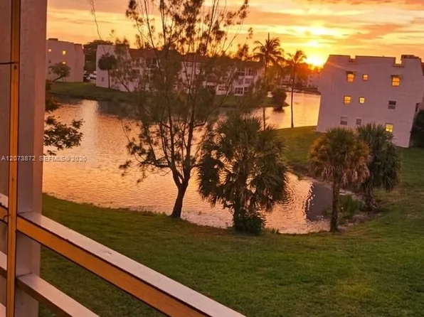 8000 N Sunrise Lakes Dr APT 309, Sunrise, FL 33322