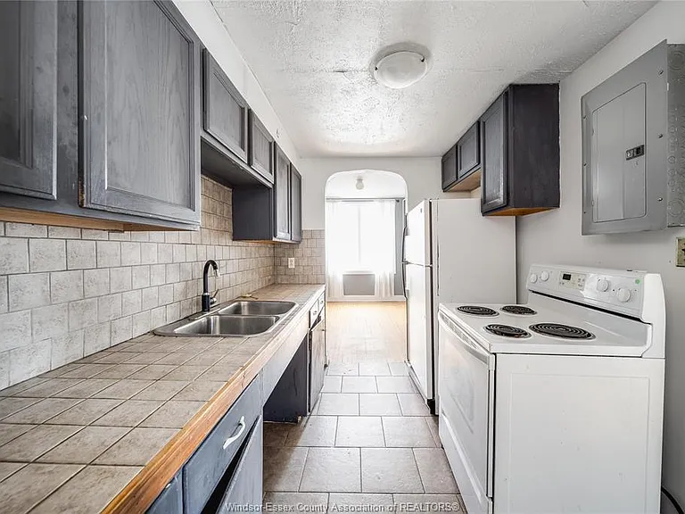 1701 Wyandotte St E #630 — Photo 6