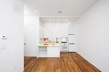 Rented by Solace SMC Inc