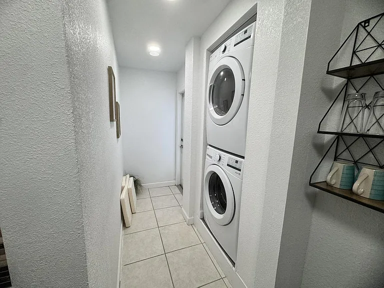 4308 W North A St — Photo 10