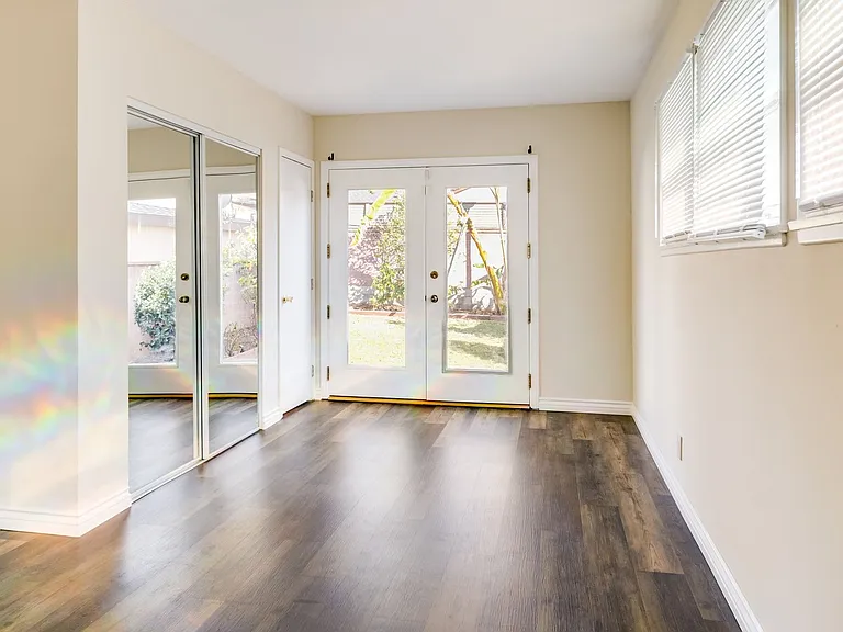 10608 S 8th Ave — Photo 15
