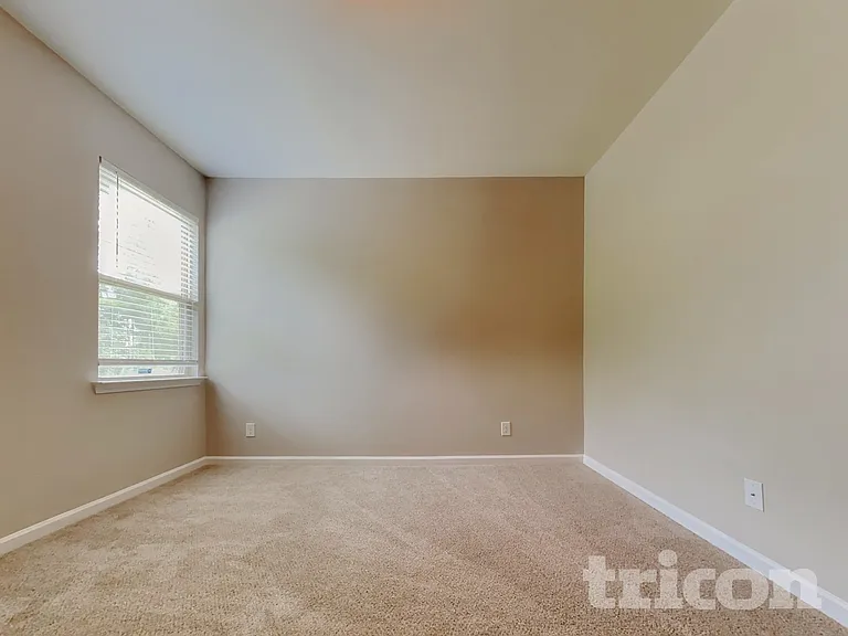 30 Fernwood Ct — Photo 13