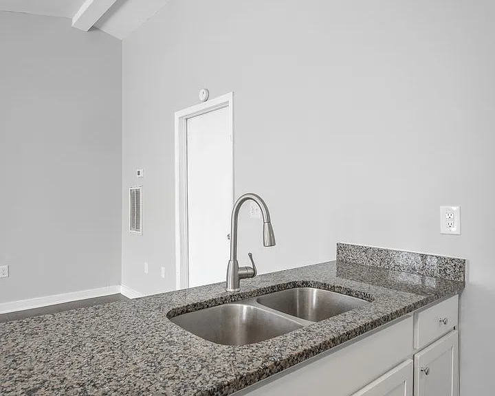 100 Creeks Bend Dr — Photo 8