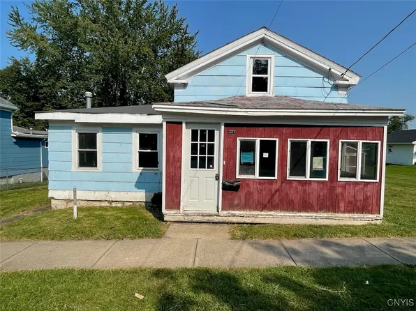 327 Duer St, Oswego, NY 13126