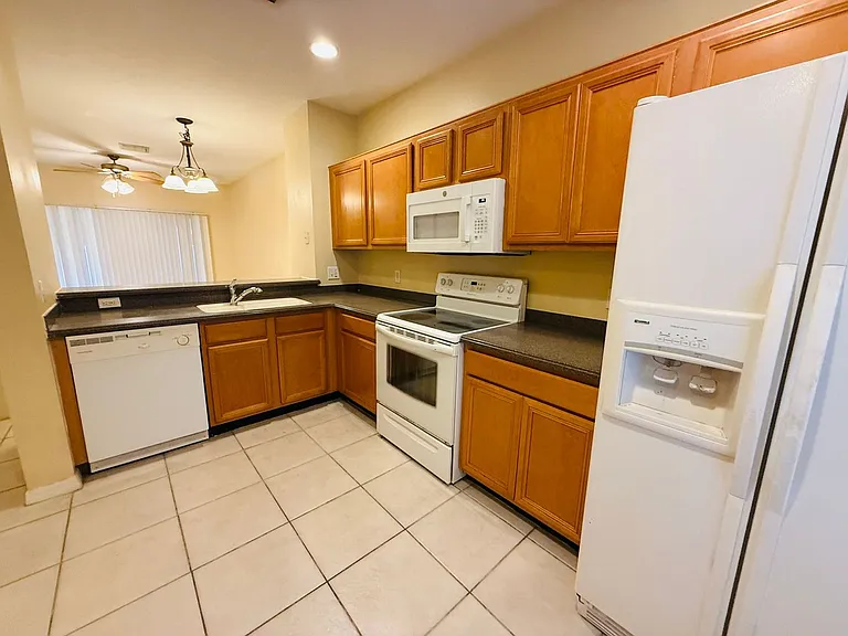 8533 Trail Wind Dr — Photo 7