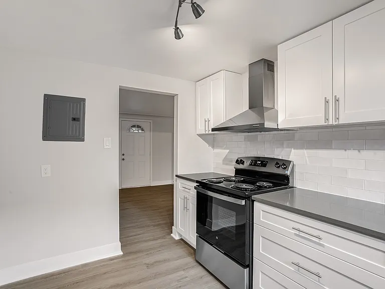 2421 S Gaylord St — Photo 31