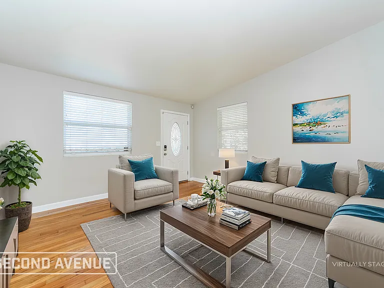 11267 Bruce Dr — Photo 2