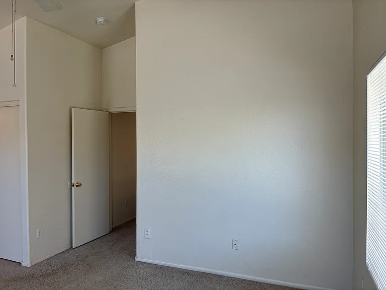 10523 W Windsor Blvd — Photo 15