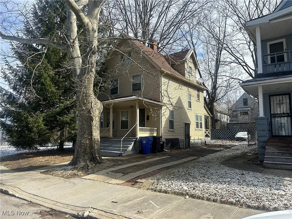 1333 E 124th St photo 1