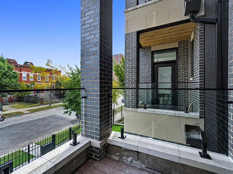 3902 S Lake Park Ave #2 — Photo 6
