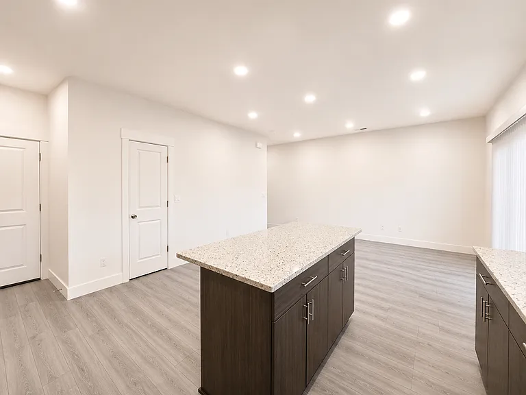 5834 W 40th Ct — Photo 26