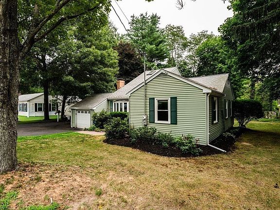 3rd image of 1083 Edgell Rd
