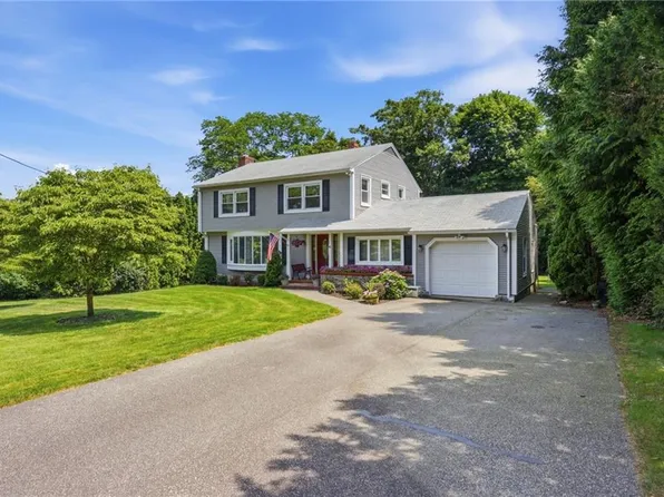 42 Grand Ave, Warwick, RI 02889