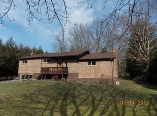 253 1st St, Shady Spring, WV 25918