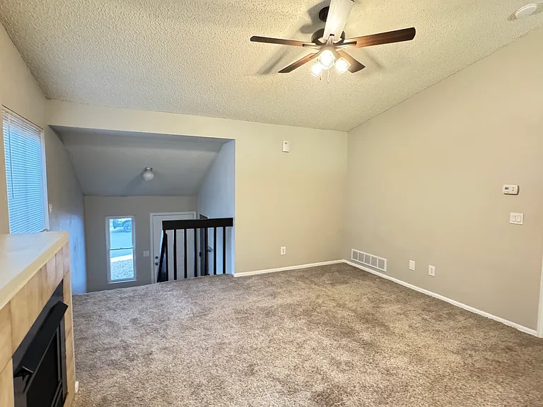 5533 Jennifer Ln — Photo 3
