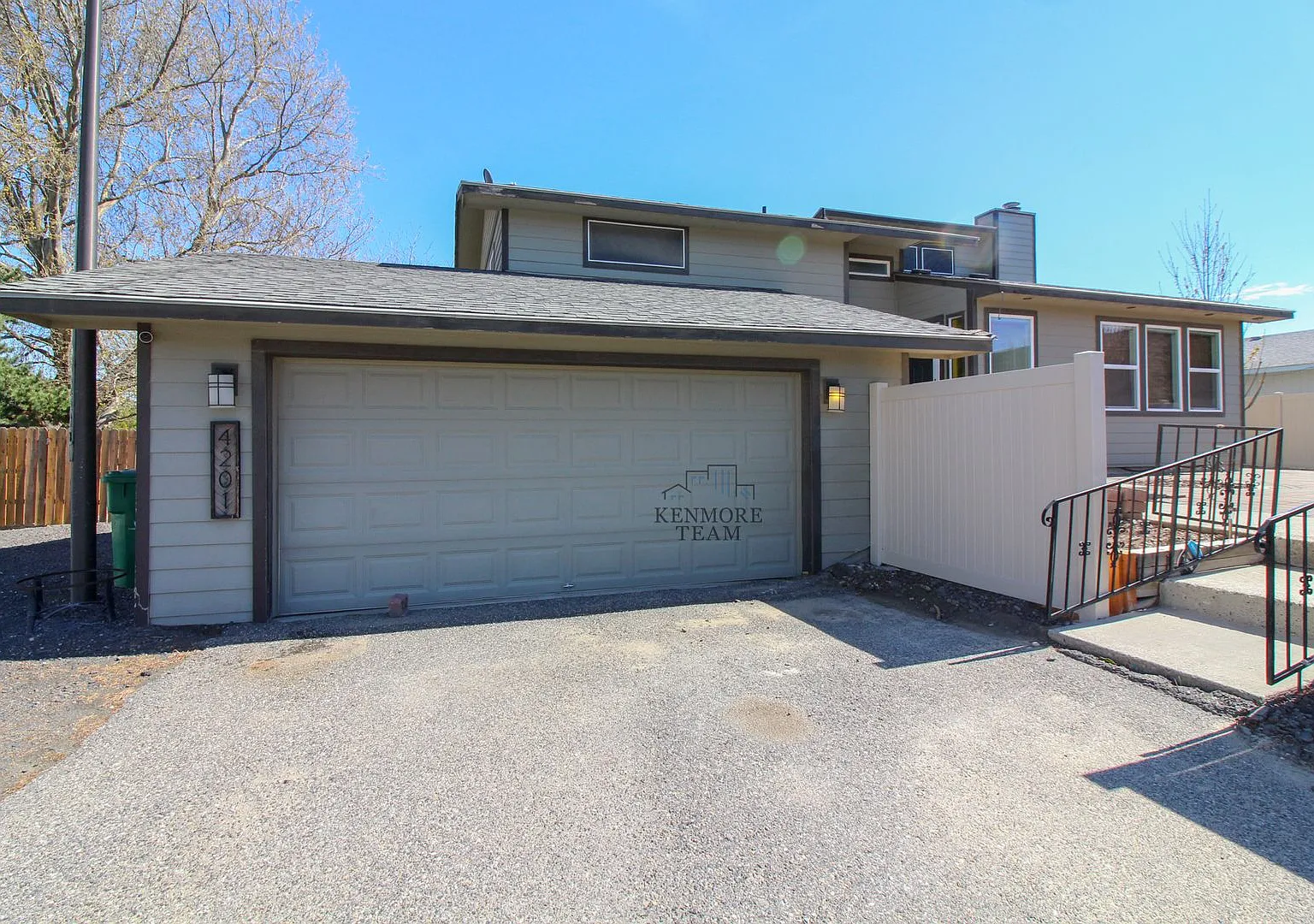 Furnished: 5 Bedroom, 2 Bath Home In Kennewick — Photo 1