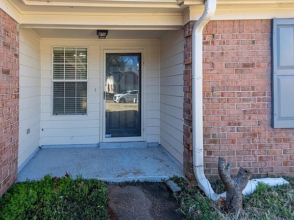 4th image of 9017 Pepper Hollow Ct