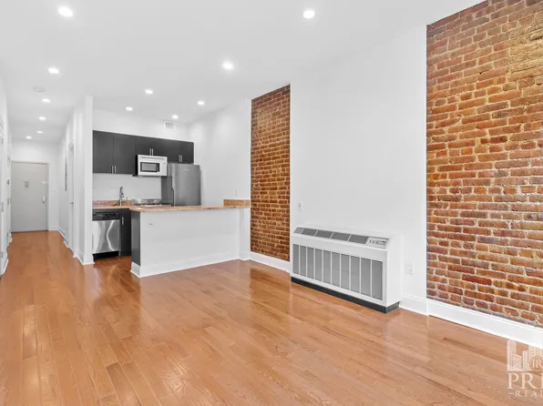 331 East 81st Street 4FE image 2 of 8