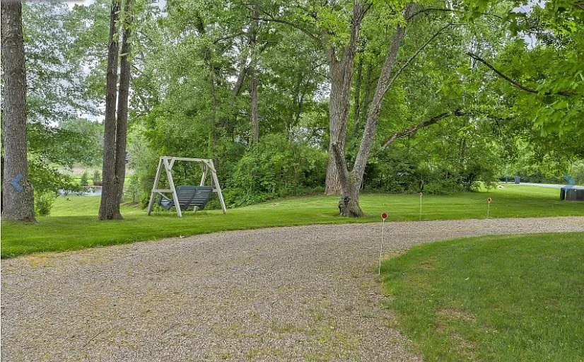446 Rocky Hollow Dr — Photo 4
