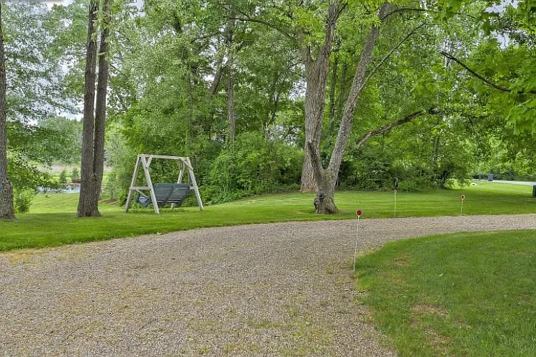 446 Rocky Hollow Dr — Photo 4