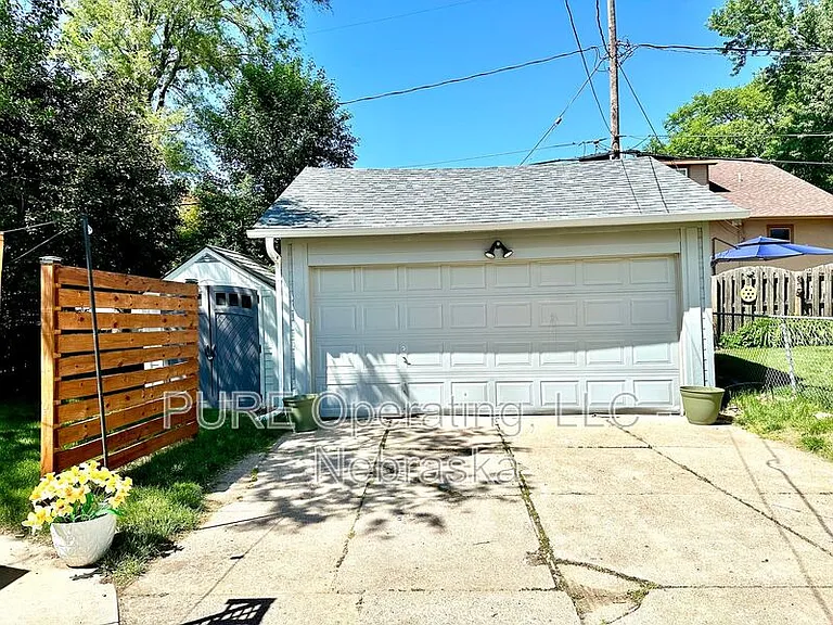 5724 Rees St — Photo 58