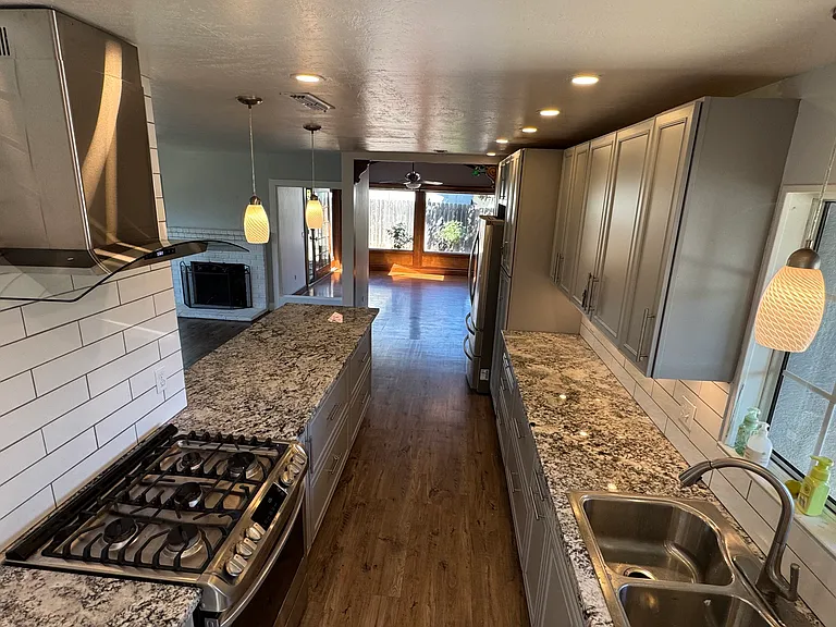 797 Washington Ave — Photo 10