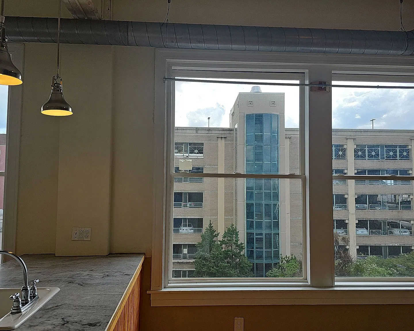 3 bed, 1248 sqft, $4,275 — Photo 4