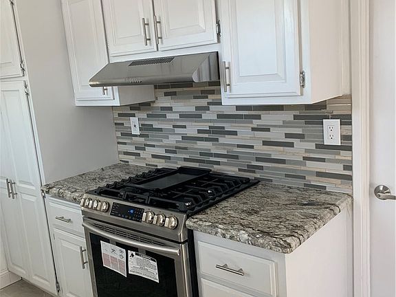 4th image of 411 Sunkist Ave
