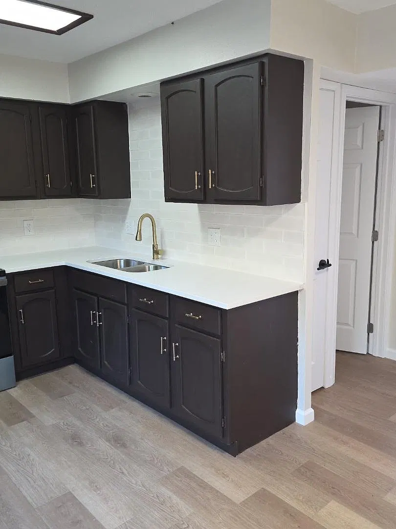 185 Parkview Drive - 9 — Photo 4